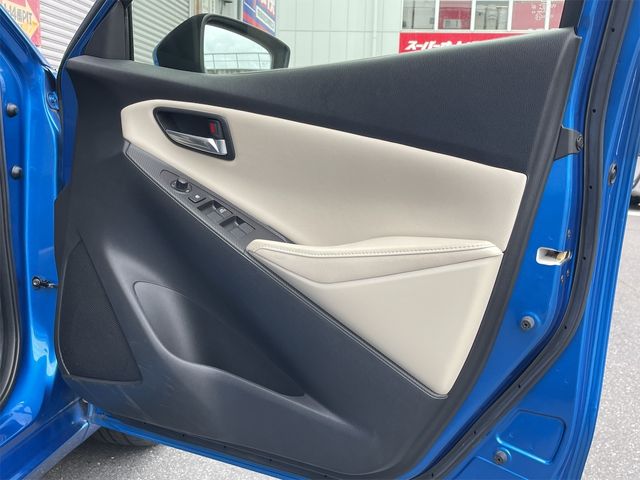 Mazda DEMIO 2015-01 25285-21