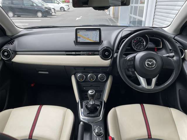 Mazda DEMIO 2015-01 25285-1