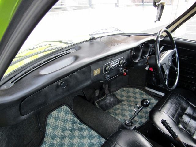 VolksWagen KARMANN GHIA 1973-03 3826-13