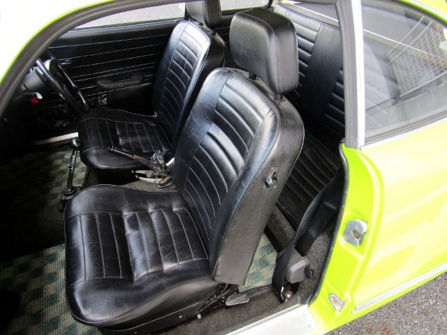 VolksWagen KARMANN GHIA 1973-03 3826-10