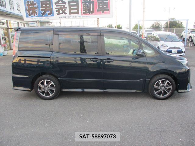 Toyota NOAH 2017-12 206455-13