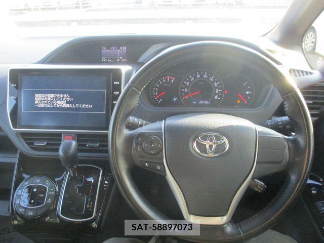 Toyota NOAH 2017-12 206455-3