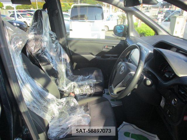 Toyota NOAH 2017-12 206455-7