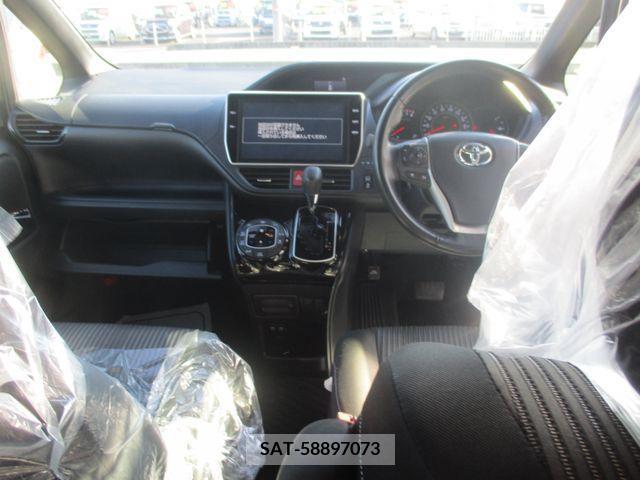 Toyota NOAH 2017-12 206455-9