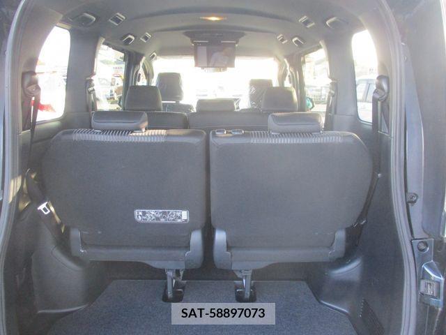 Toyota NOAH 2017-12 206455-10
