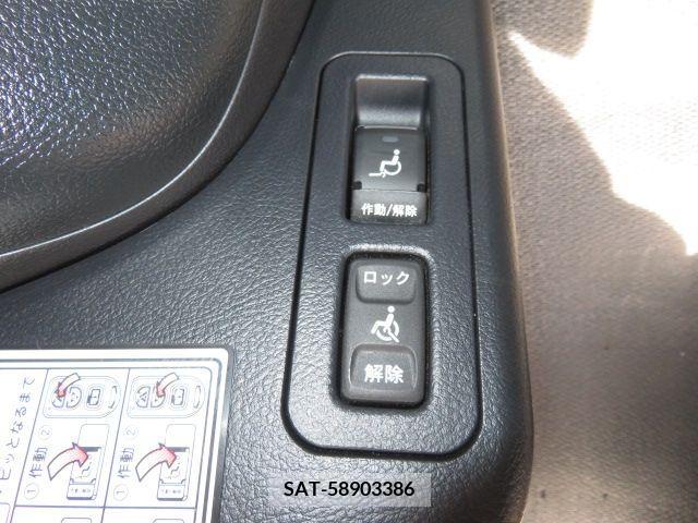 Toyota VOXY 2021-05 241112-8