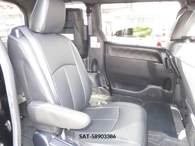 Toyota VOXY 2021-05 241112-10