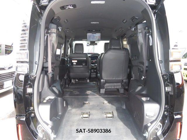 Toyota VOXY 2021-05 241112-1