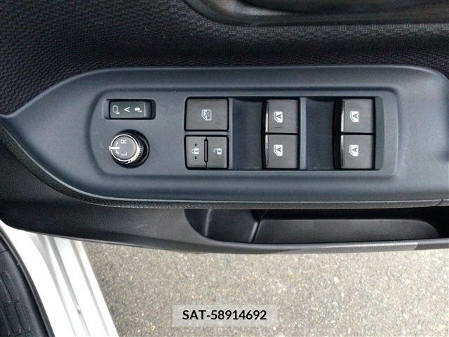Toyota VOXY 2016-10 394953-19