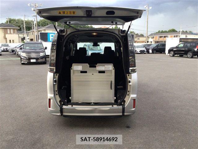 Toyota VOXY 2016-10 394953-4