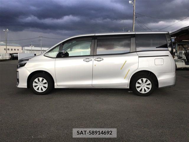 Toyota VOXY 2016-10 394953-3