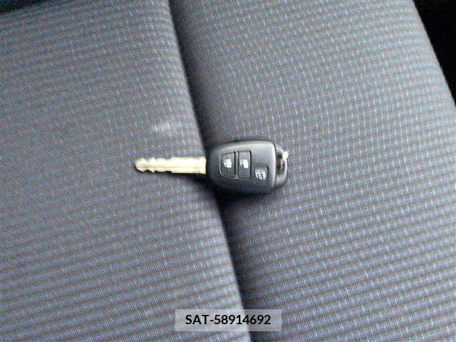 Toyota VOXY 2016-10 394953-16