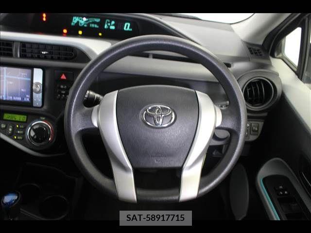 Toyota AQUA 2013-03 260301-7