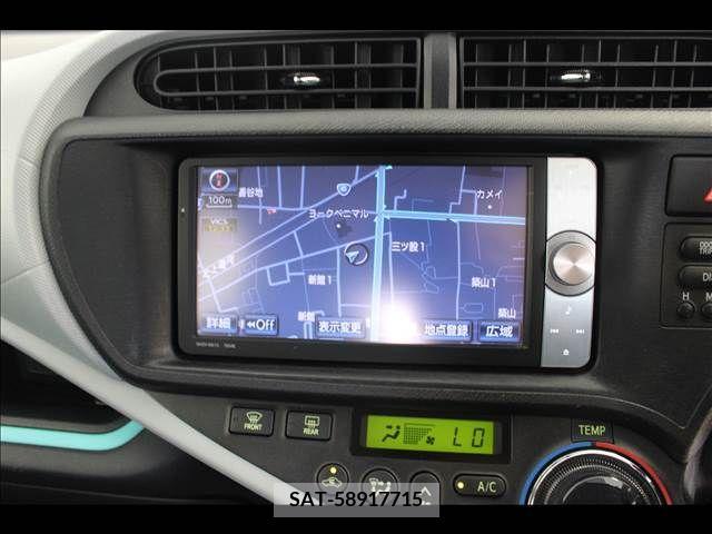 Toyota AQUA 2013-03 260301-10