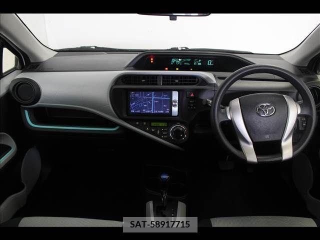 Toyota AQUA 2013-03 260301-1
