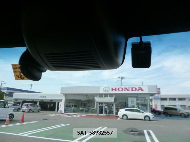 Honda N BOX CUSTOM 2022-03 381936-11