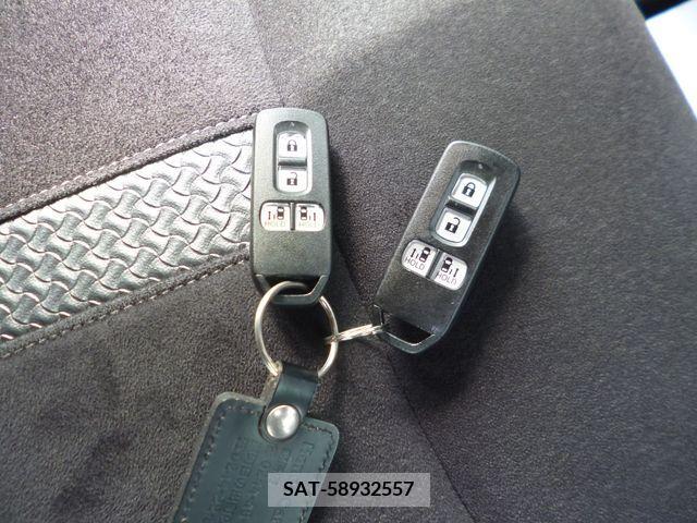 Honda N BOX CUSTOM 2022-03 381936-24