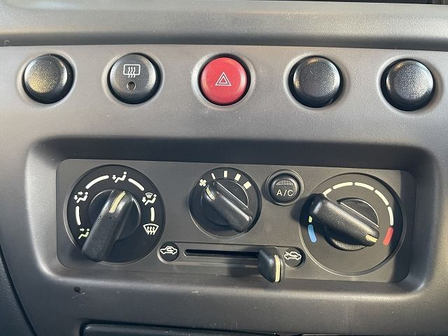 Nissan MOCO 2005-06 189652-18