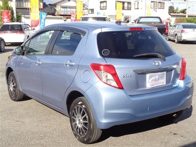 Toyota VITZ 2011-03 14125-6