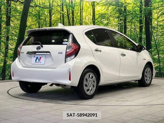 Toyota AQUA 2018-06 292196-17