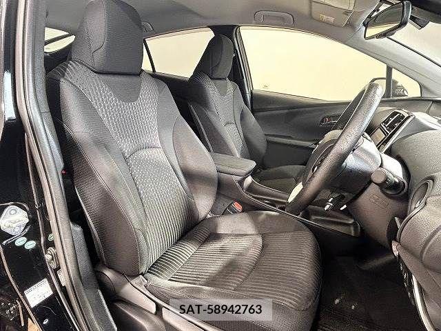 Toyota PRIUS 2017-04 281846-8