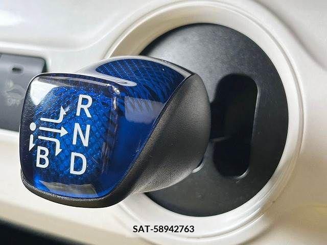 Toyota PRIUS 2017-04 281846-17