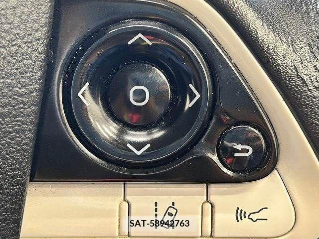 Toyota PRIUS 2017-04 281846-4