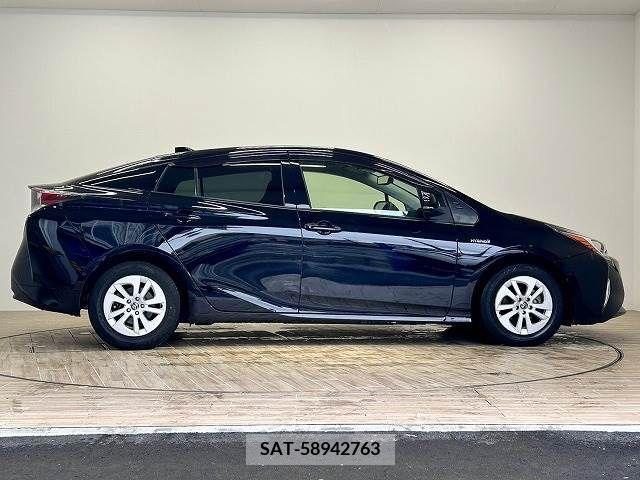 Toyota PRIUS 2017-04 281846-14
