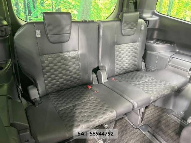 Toyota VOXY 2022-09 313560-10