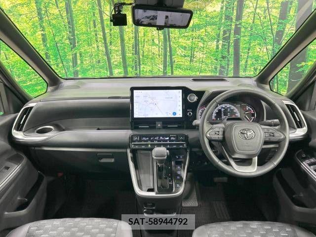 Toyota VOXY 2022-09 313560-1