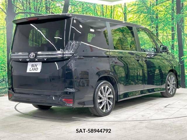 Toyota VOXY 2022-09 313560-18