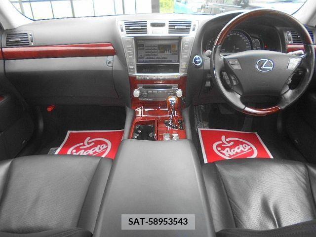 Lexus LS 2010-03 326628-1