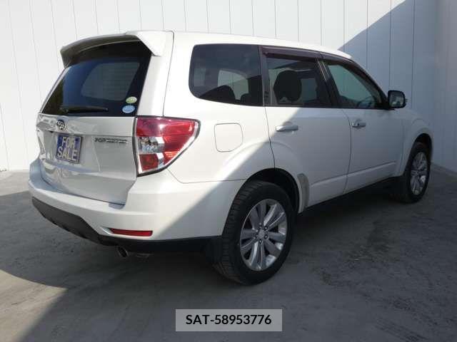 Subaru FORESTER 2011-08 270267-5