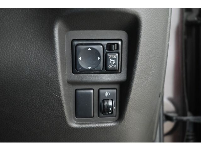 Nissan CUBE 2011-05 190231-18