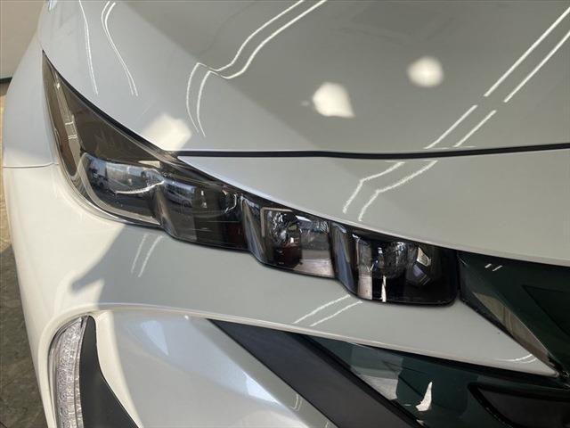 Toyota PRIUS PHV 2017-06 27358-9