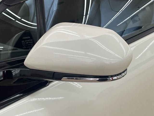 Toyota PRIUS PHV 2017-06 27358-12