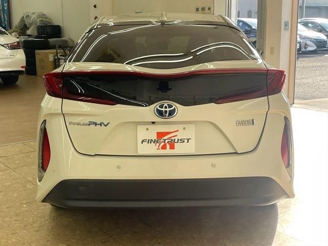 Toyota PRIUS PHV 2017-06 27358-5
