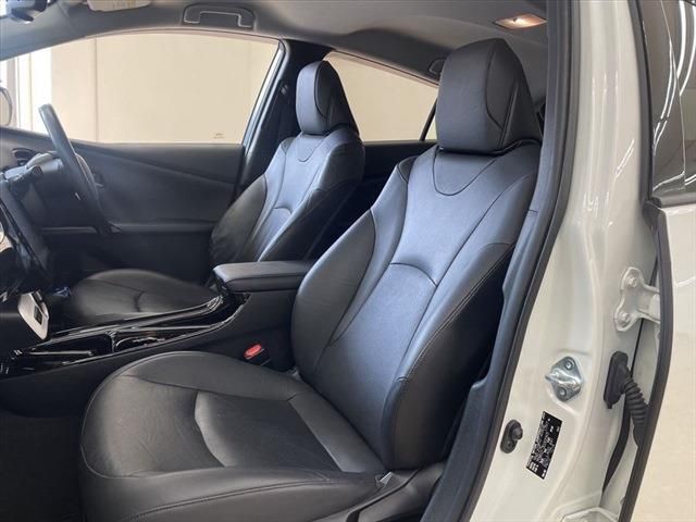 Toyota PRIUS PHV 2017-06 27358-21