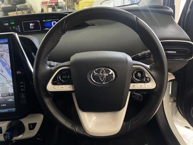 Toyota PRIUS PHV 2017-06 27358-24