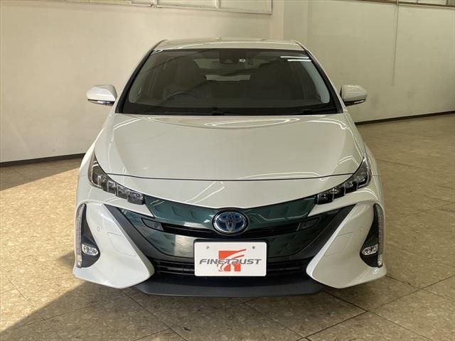 Toyota PRIUS PHV 2017-06 27358-1