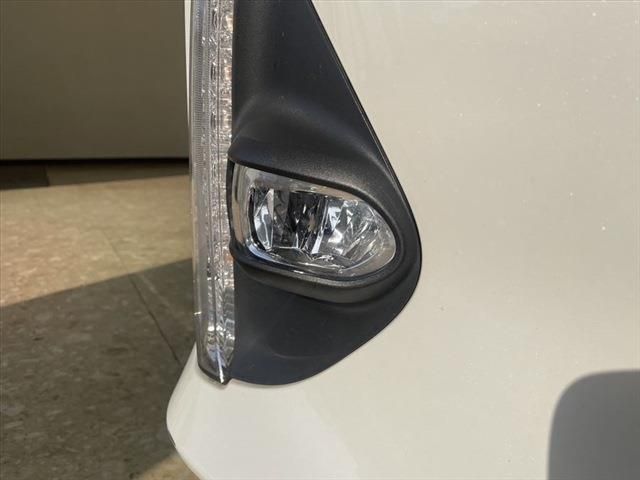 Toyota PRIUS PHV 2017-06 27358-11