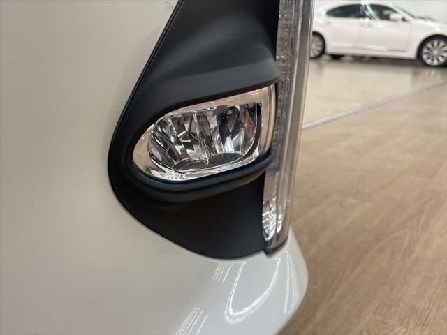 Toyota PRIUS PHV 2017-06 27358-10