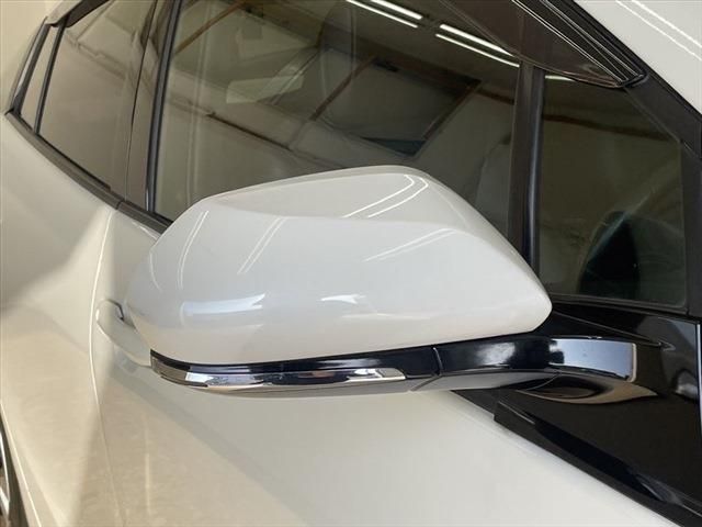 Toyota PRIUS PHV 2017-06 27358-13