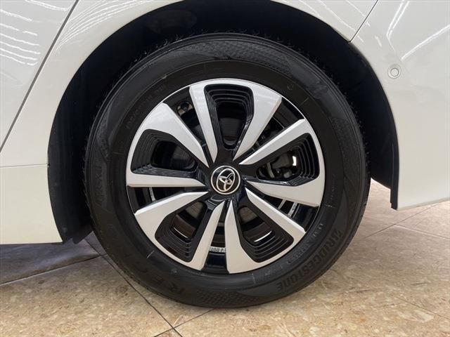 Toyota PRIUS PHV 2017-06 27358-16