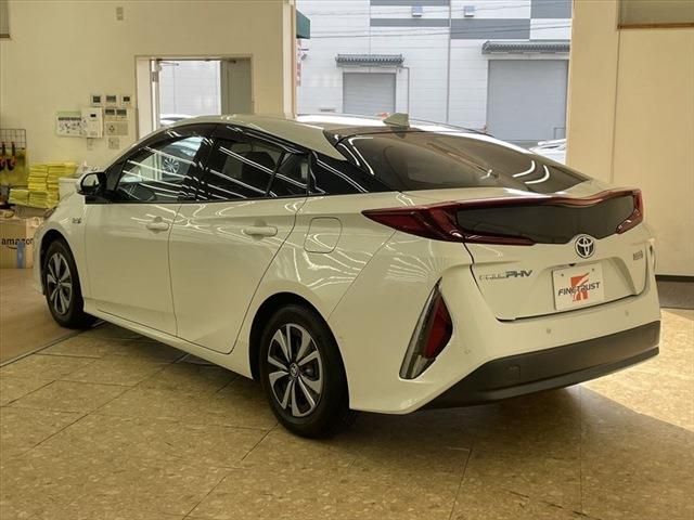 Toyota PRIUS PHV 2017-06 27358-6