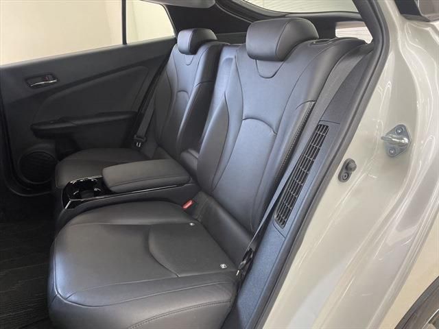 Toyota PRIUS PHV 2017-06 27358-22