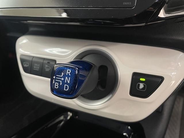 Toyota PRIUS PHV 2017-06 27358-25
