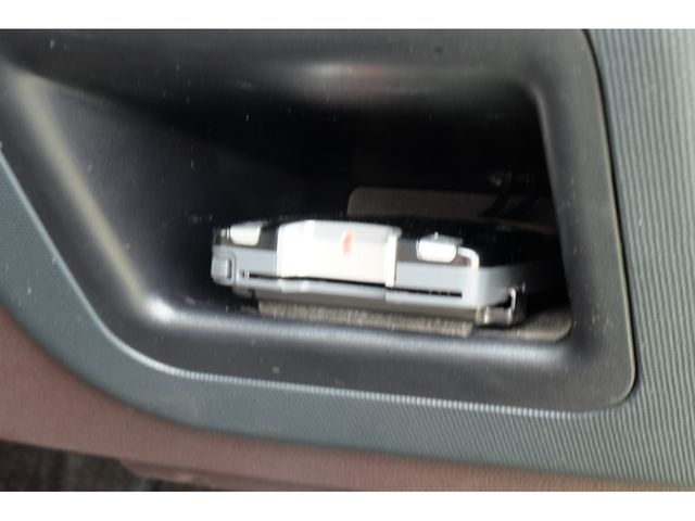 Toyota PORTE 2012-10 6336-18