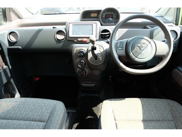 Toyota PORTE 2012-10 6336-1