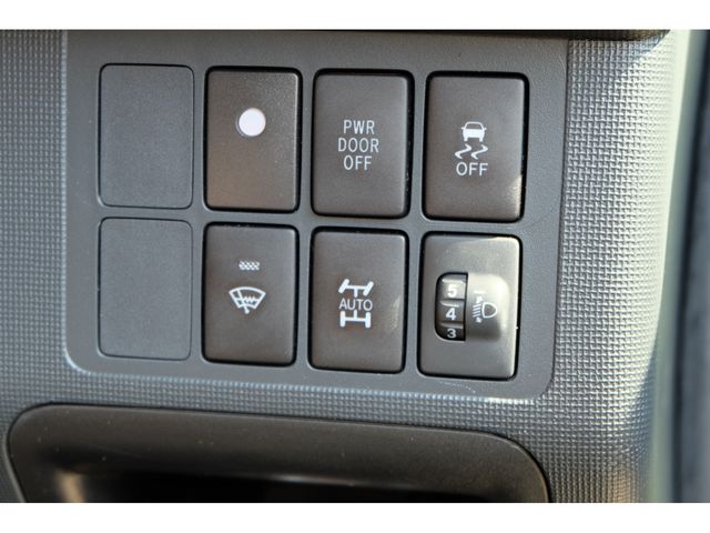 Toyota PORTE 2012-10 6336-10
